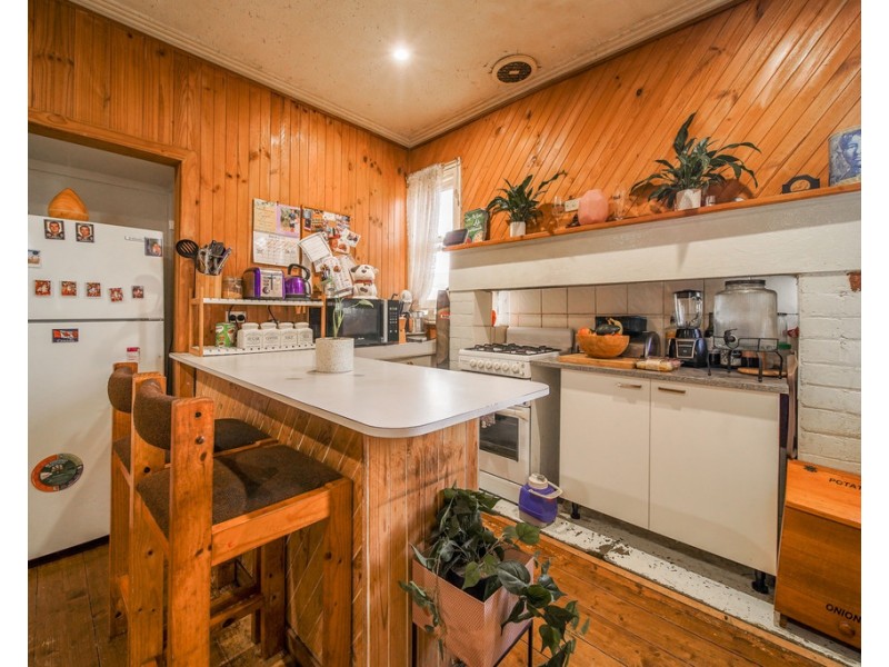 8 Koomba Street, White Hills VIC 3550