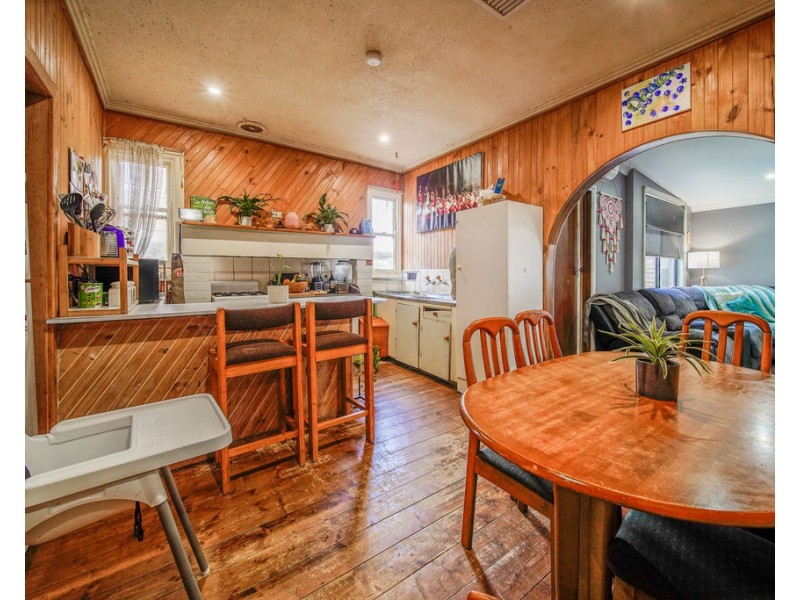 8 Koomba Street, White Hills VIC 3550