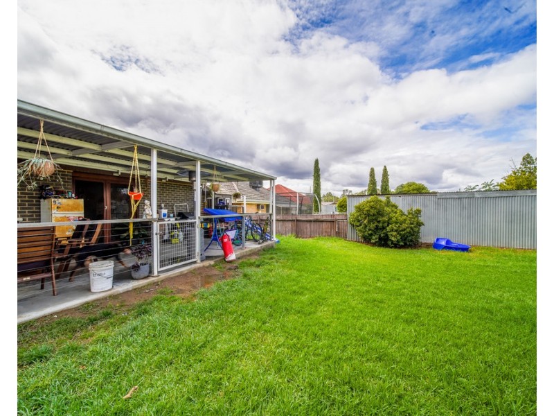 8 Koomba Street, White Hills VIC 3550
