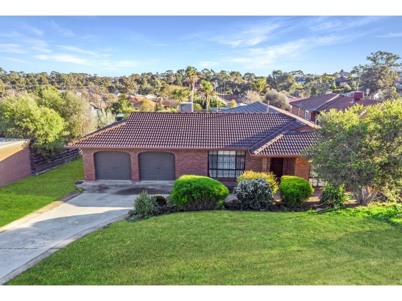 9 Mayfield Parade, Strathdale VIC 3550