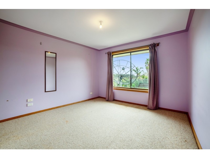 9 Mayfield Parade, Strathdale VIC 3550