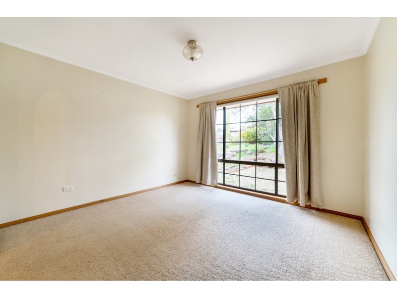 9 Mayfield Parade, Strathdale VIC 3550