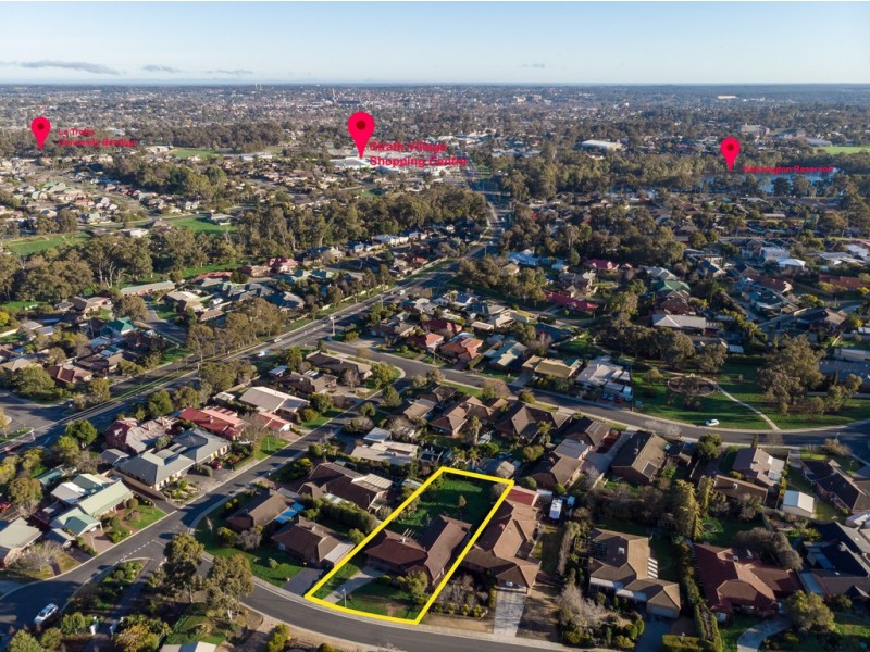 9 Mayfield Parade, Strathdale VIC 3550