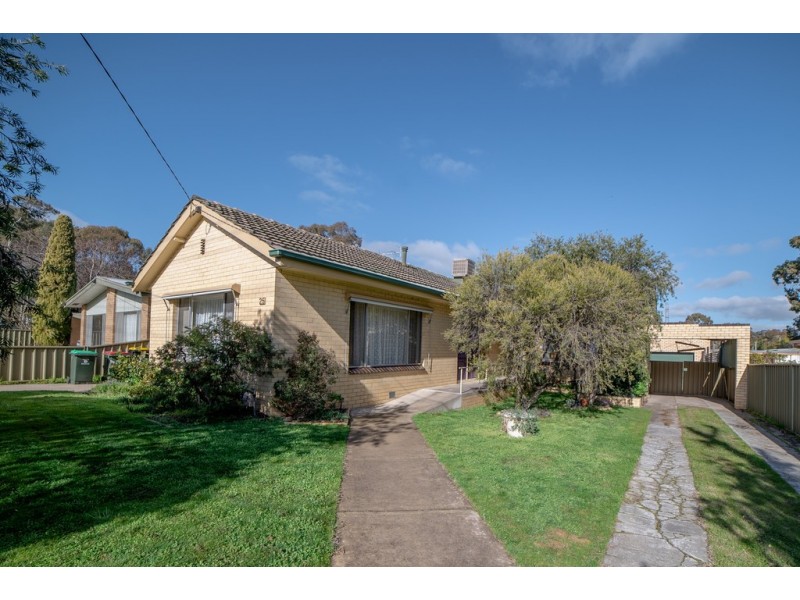 25 Holly Street, Golden Square VIC 3555