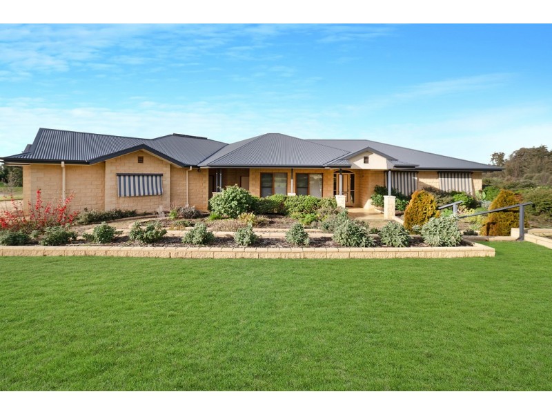 80 Sunrise Crescent, Lockwood South VIC 3551
