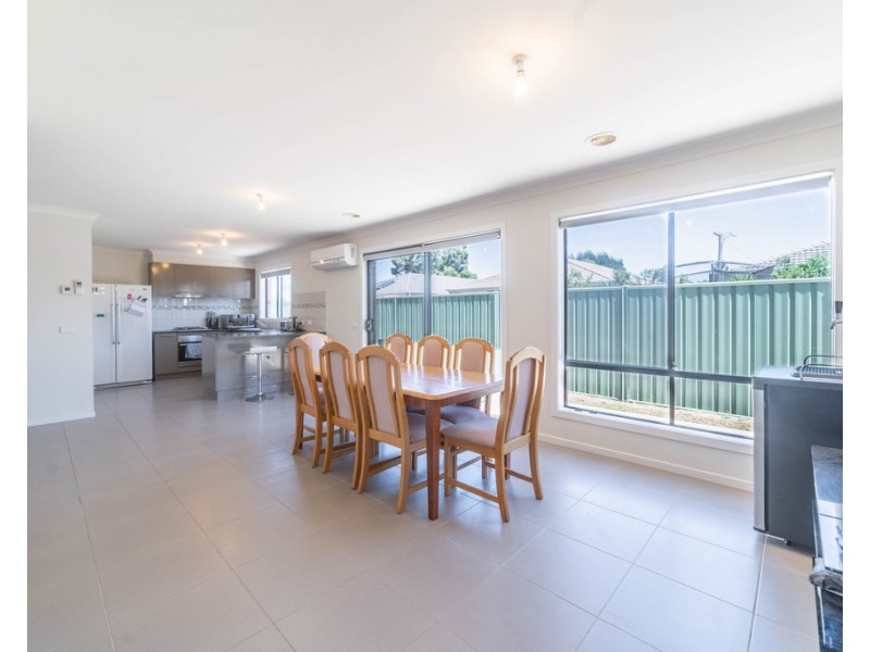 5 Deharl Court, Ascot VIC 3551