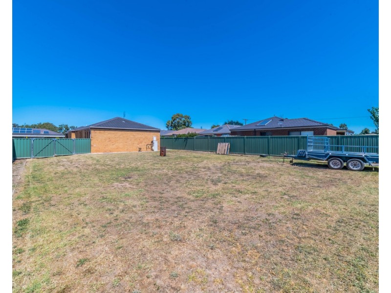 5 Deharl Court, Ascot VIC 3551