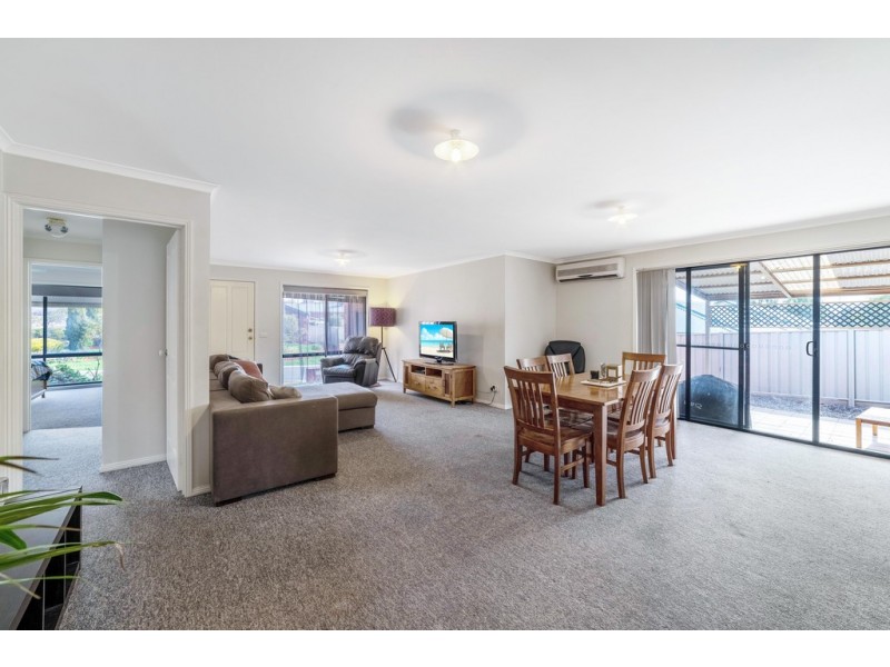 11 Goodenia Avenue, Kangaroo Flat VIC 3555