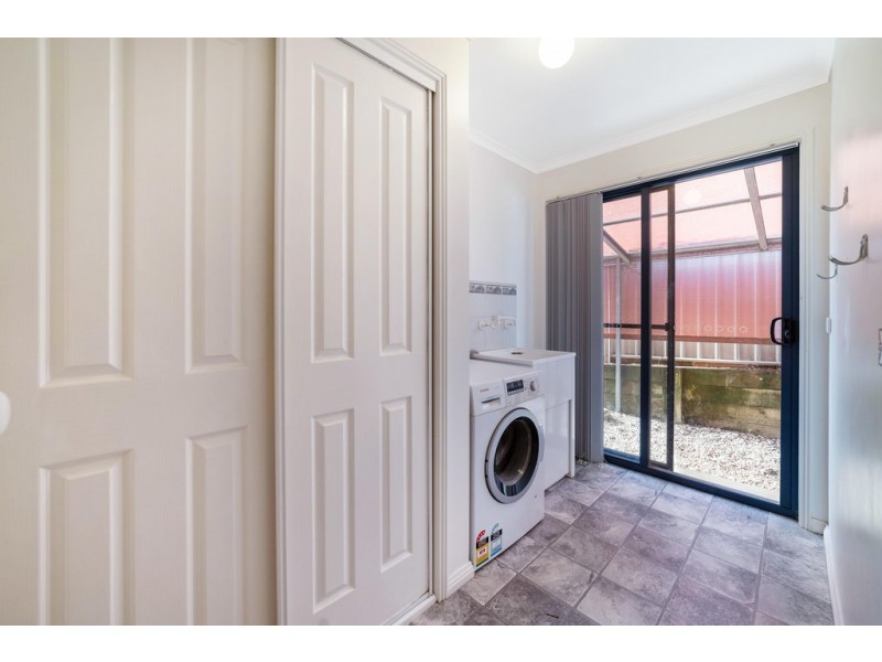 11 Goodenia Avenue, Kangaroo Flat VIC 3555