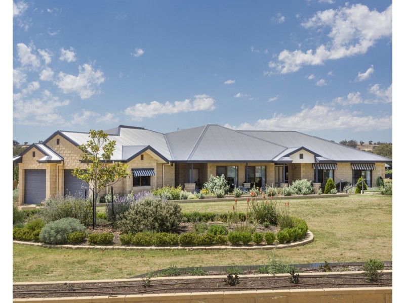 80 Sunrise Crescent, Lockwood South VIC 3551