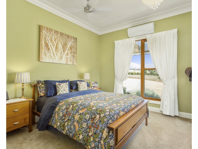 80 Sunrise Crescent, Lockwood South VIC 3551