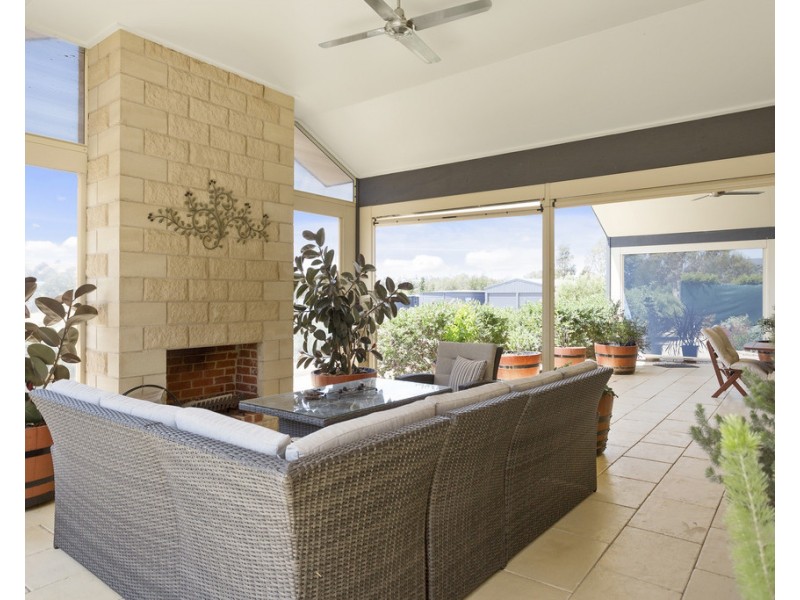 80 Sunrise Crescent, Lockwood South VIC 3551