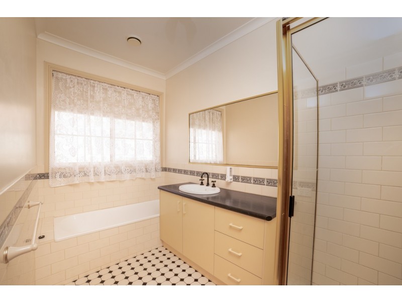 108 McIvor Road, Kennington VIC 3550