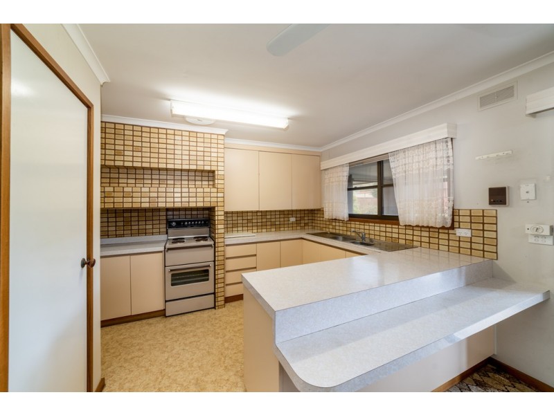 16 Ridgeway Crescent, Kennington VIC 3550