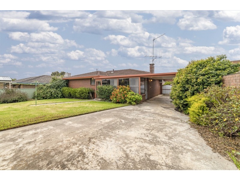 16 Ridgeway Crescent, Kennington VIC 3550
