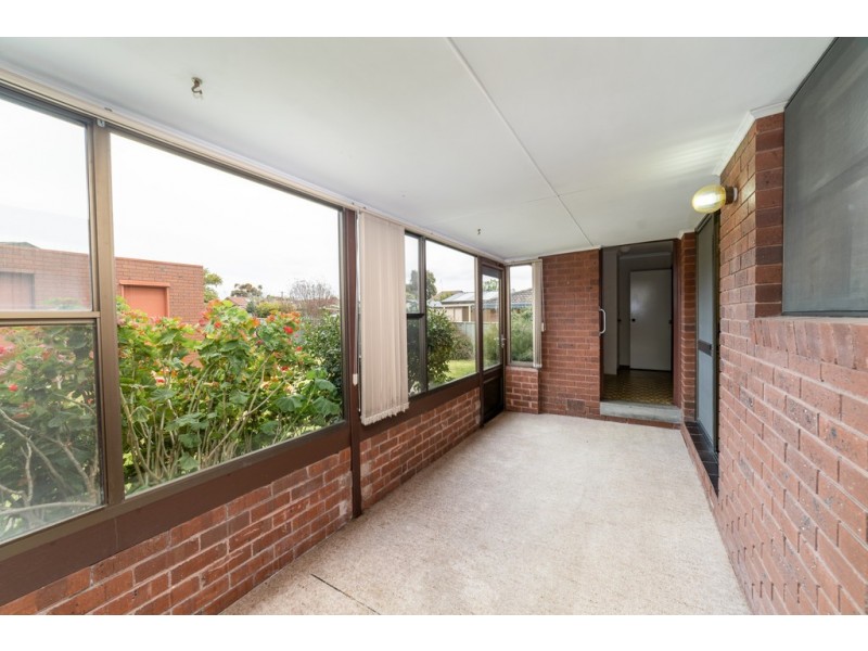 16 Ridgeway Crescent, Kennington VIC 3550