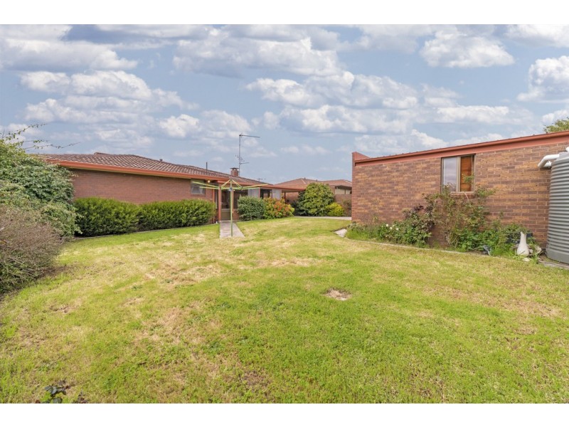 16 Ridgeway Crescent, Kennington VIC 3550