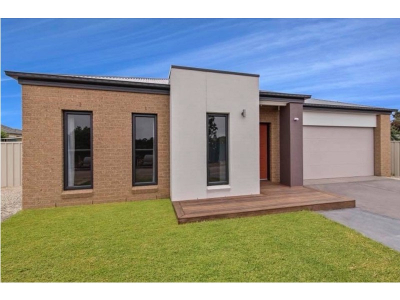 11 Bullock Street, Eaglehawk VIC 3556