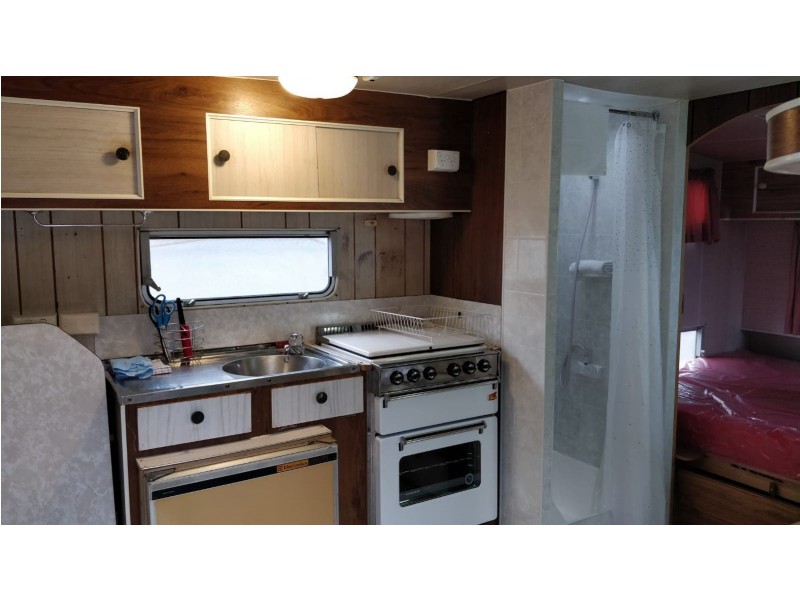 CARAVAN – 5C High Street, Eaglehawk VIC 3556