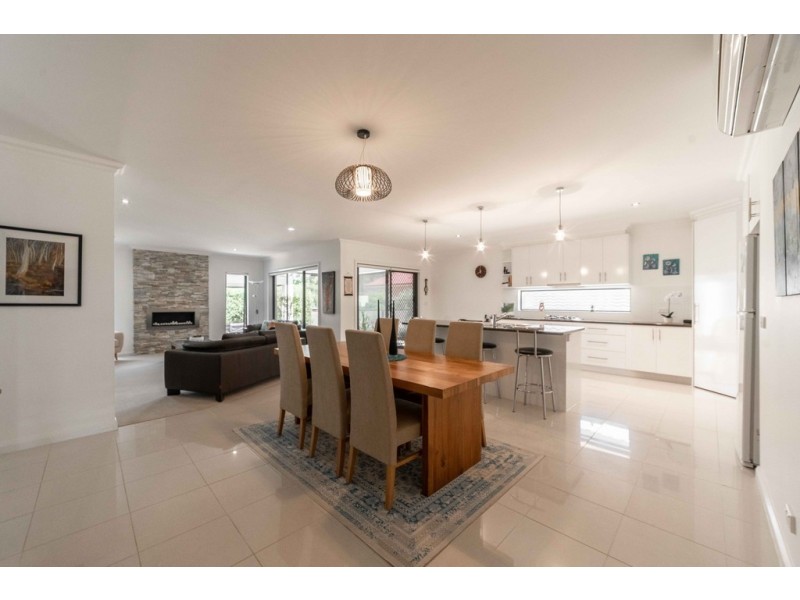 29 Scullys Lane, Heathcote VIC 3523
