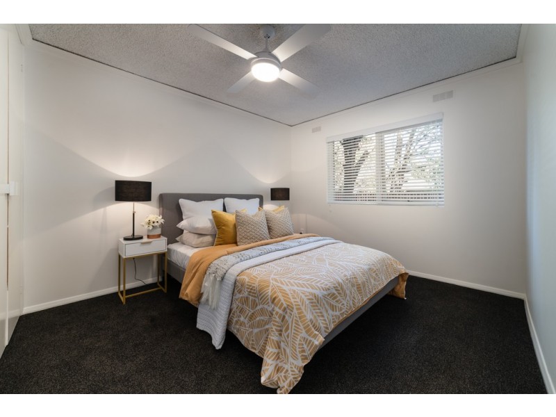 Unit 1 / 23 Hallam Street, Quarry Hill VIC 3550