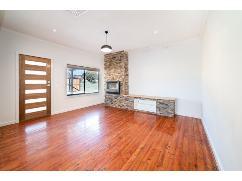 330 High Street, Kangaroo Flat VIC 3555