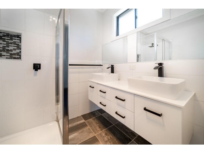 330 High Street, Kangaroo Flat VIC 3555