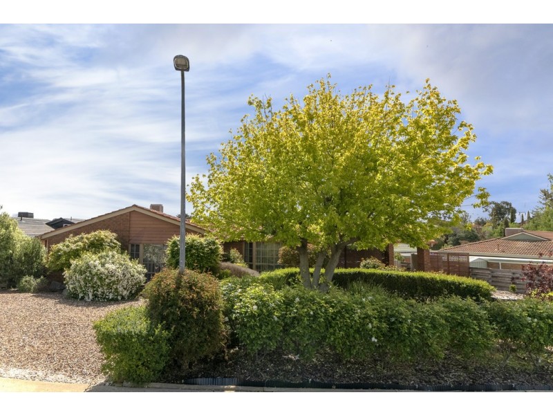 19 Mayfield Parade, Strathdale VIC 3550