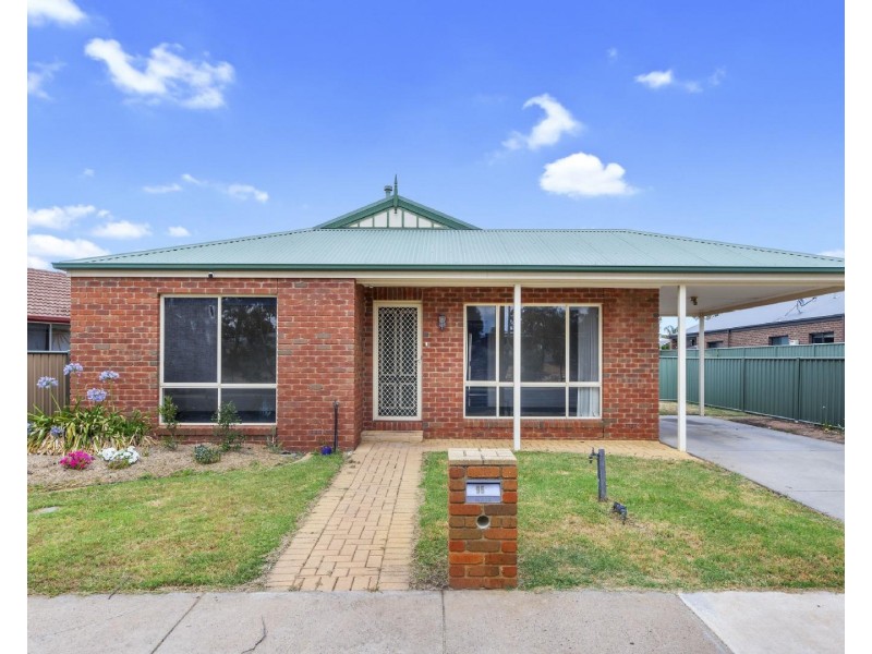 95 Olympic Parade, Kangaroo Flat VIC 3555