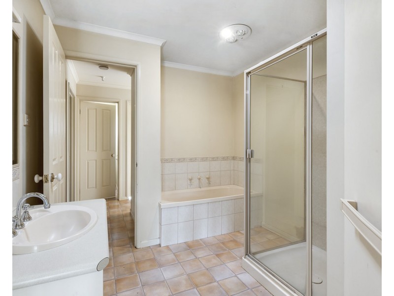 95 Olympic Parade, Kangaroo Flat VIC 3555