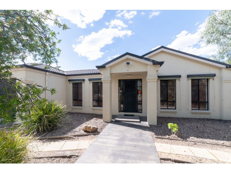 35 Brentwood Boulevard, Strathfieldsaye VIC 3551