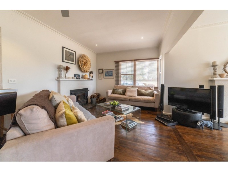 32 Five Gums Lane, Heathcote VIC 3523