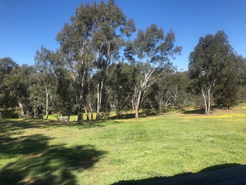 32 Five Gums Lane, Heathcote VIC 3523