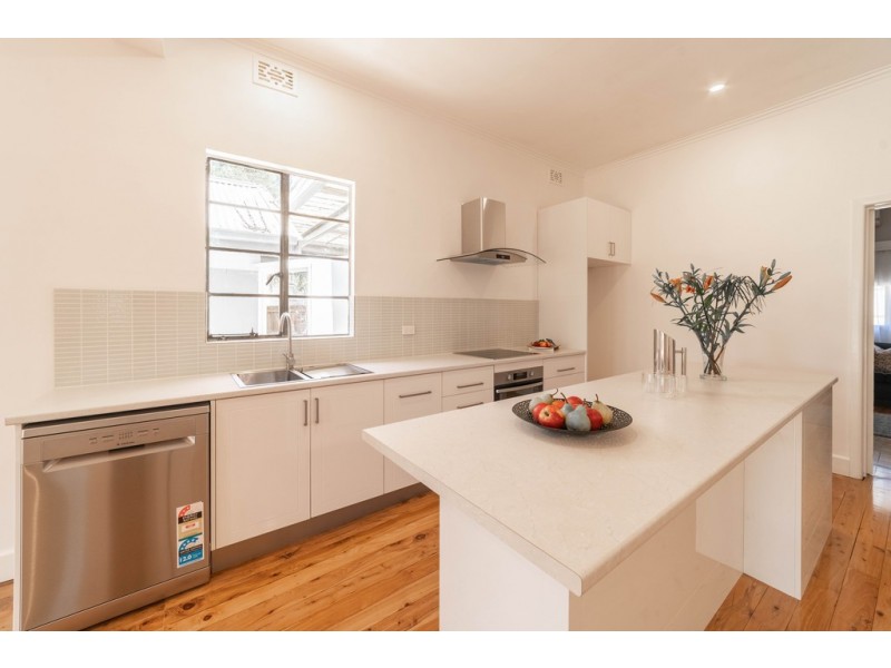 54 Playne Street, Heathcote VIC 3523