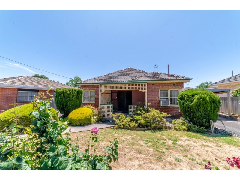 11 Nish Street, Flora Hill VIC 3550