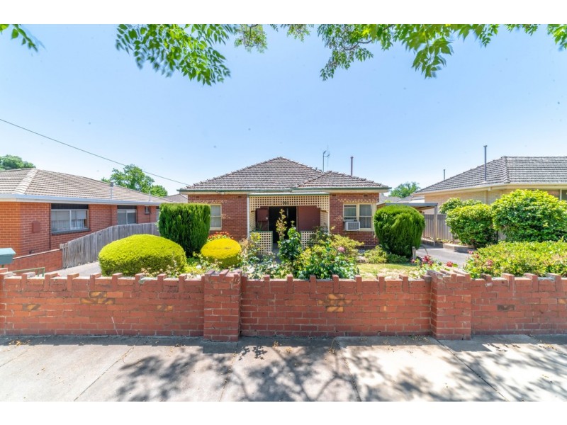 11 Nish Street, Flora Hill VIC 3550