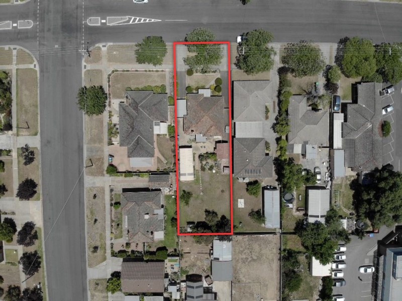 11 Nish Street, Flora Hill VIC 3550