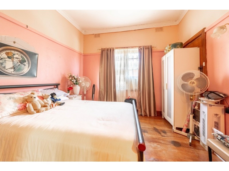 11 Nish Street, Flora Hill VIC 3550