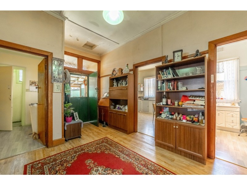 11 Nish Street, Flora Hill VIC 3550