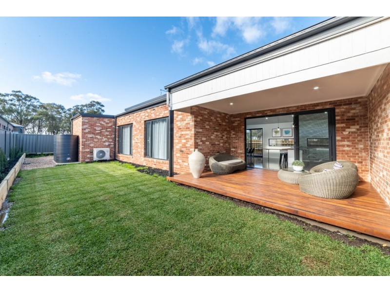 22 Wallaroo Avenue, Strathfieldsaye VIC 3551