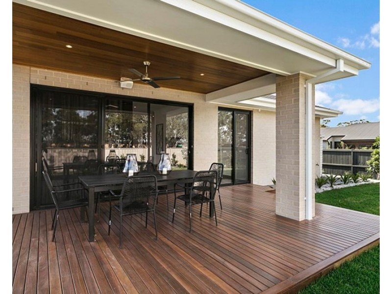 17 Weeks Road, Ascot VIC 3551