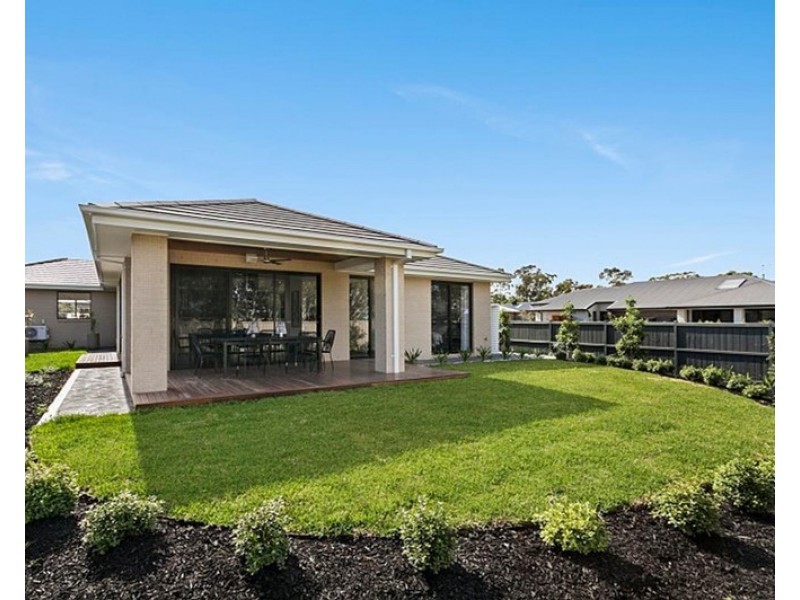 17 Weeks Road, Ascot VIC 3551