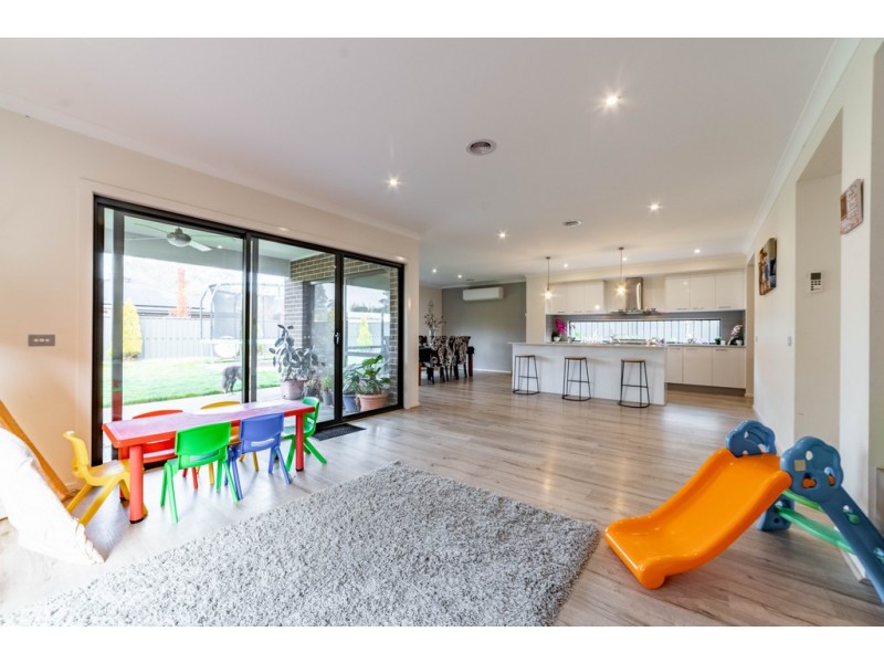 33 Swanson Boulevard, Strathfieldsaye VIC 3551