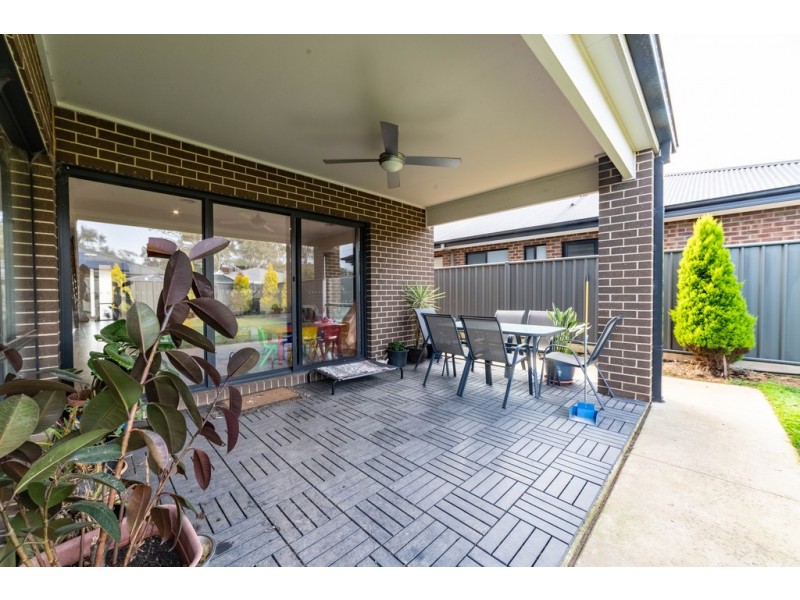 33 Swanson Boulevard, Strathfieldsaye VIC 3551