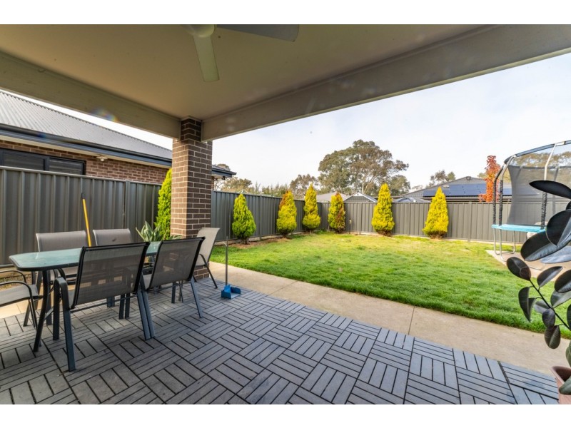 33 Swanson Boulevard, Strathfieldsaye VIC 3551