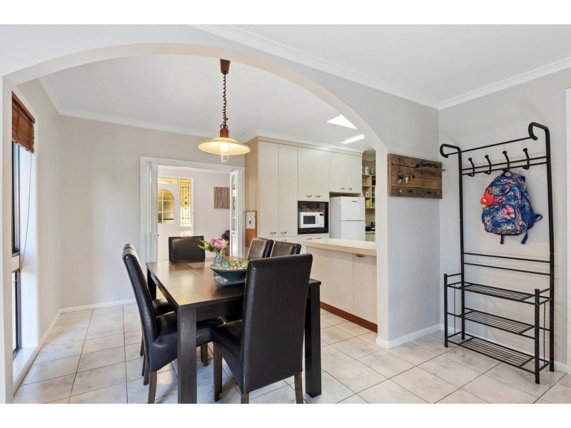 18 Somerville Street, Flora Hill VIC 3550