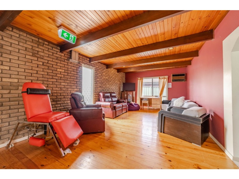 6 Palm Avenue, Spring Gully VIC 3550