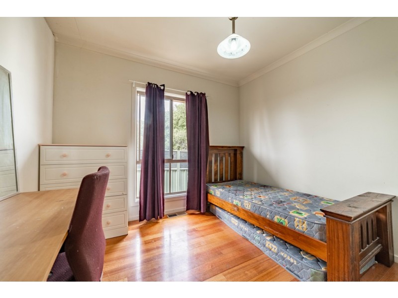 6 Palm Avenue, Spring Gully VIC 3550