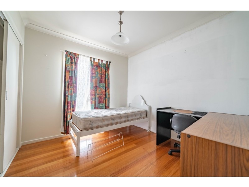 6 Palm Avenue, Spring Gully VIC 3550