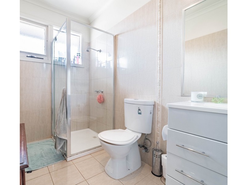 6 Palm Avenue, Spring Gully VIC 3550